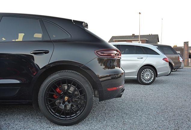 Porsche 95B Macan GTS