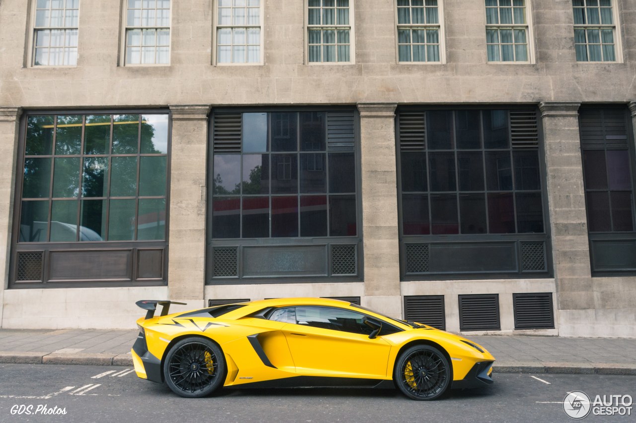 Lamborghini Aventador LP750-4 SuperVeloce