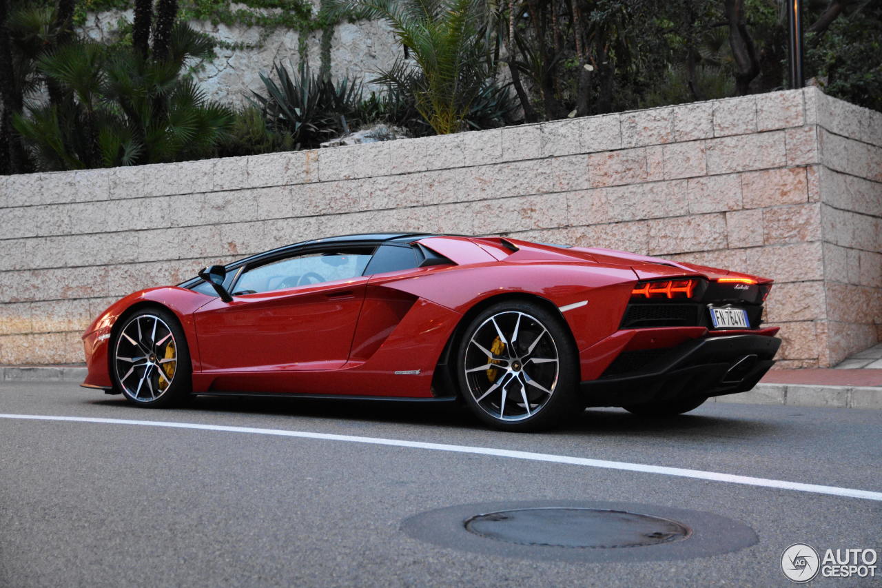 Lamborghini Aventador S LP740-4 Roadster