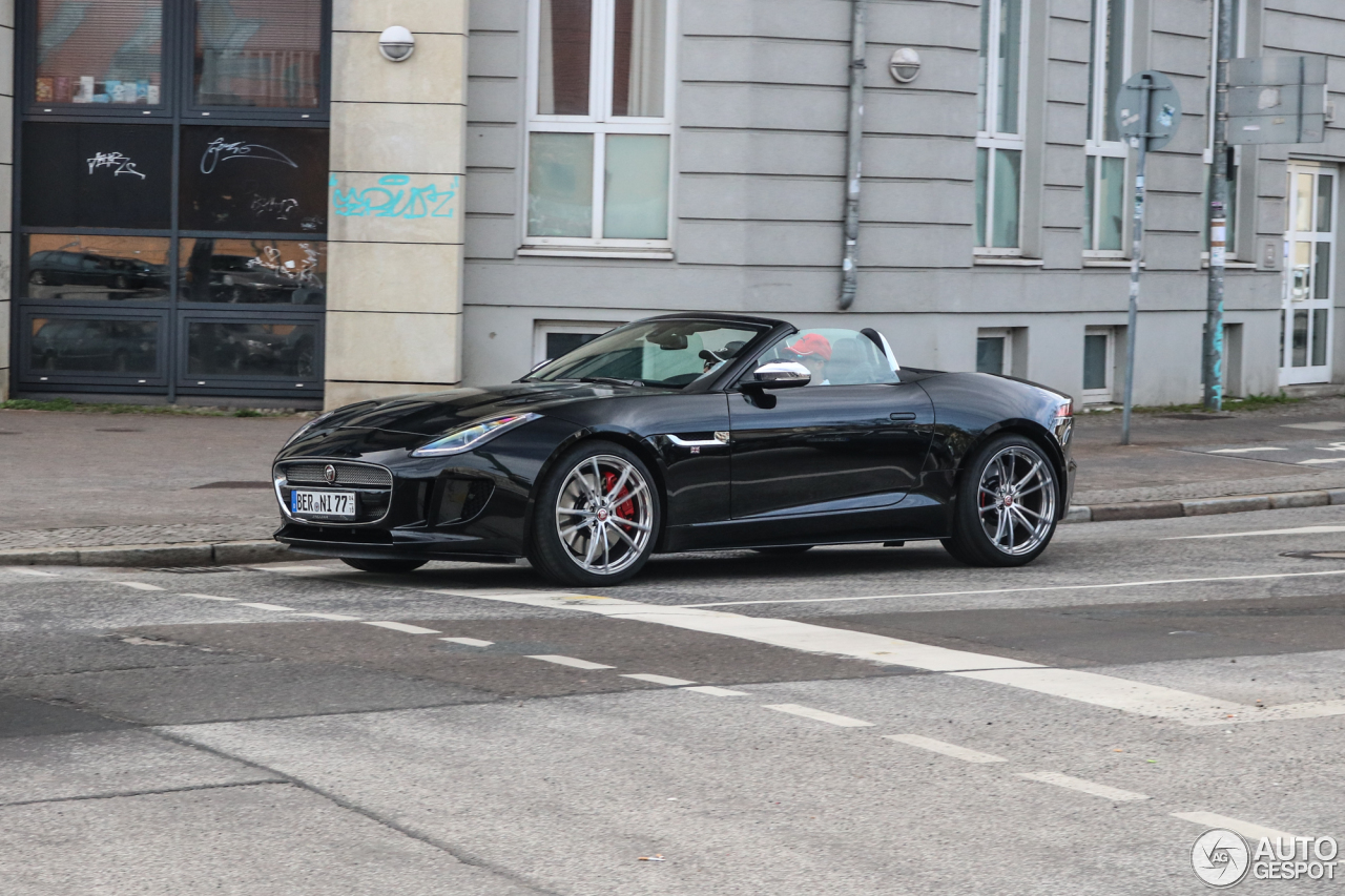 Jaguar F-TYPE R AWD Convertible