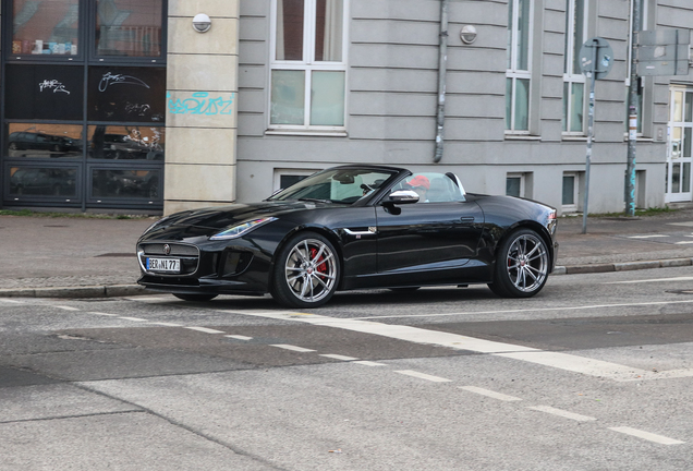 Jaguar F-TYPE R AWD Convertible