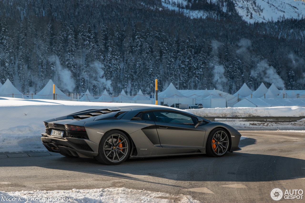 Lamborghini Aventador S LP740-4