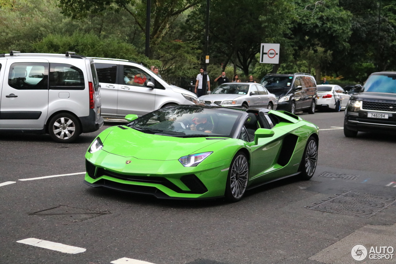 Lamborghini Aventador S LP740-4 Roadster