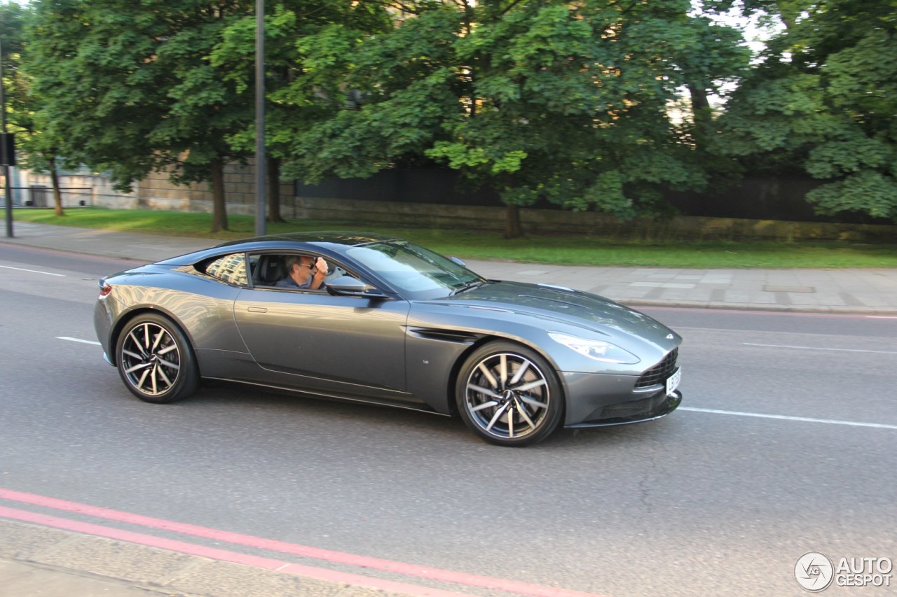 Aston Martin DB11