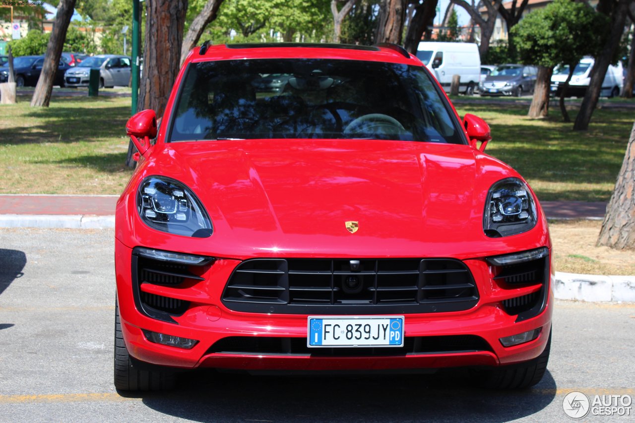 Porsche 95B Macan GTS