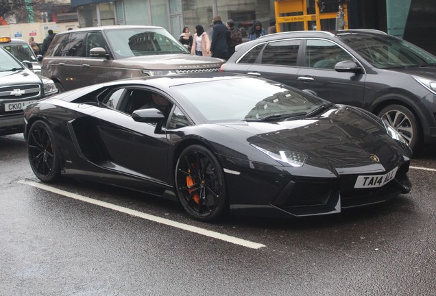 Lamborghini Aventador LP700-4