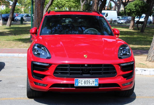 Porsche 95B Macan GTS