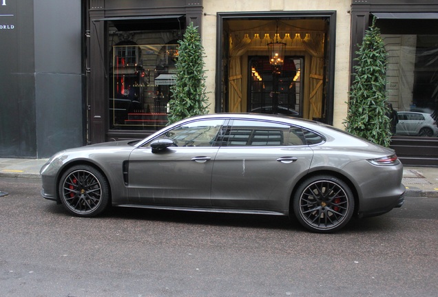 Porsche 971 Panamera Turbo Executive