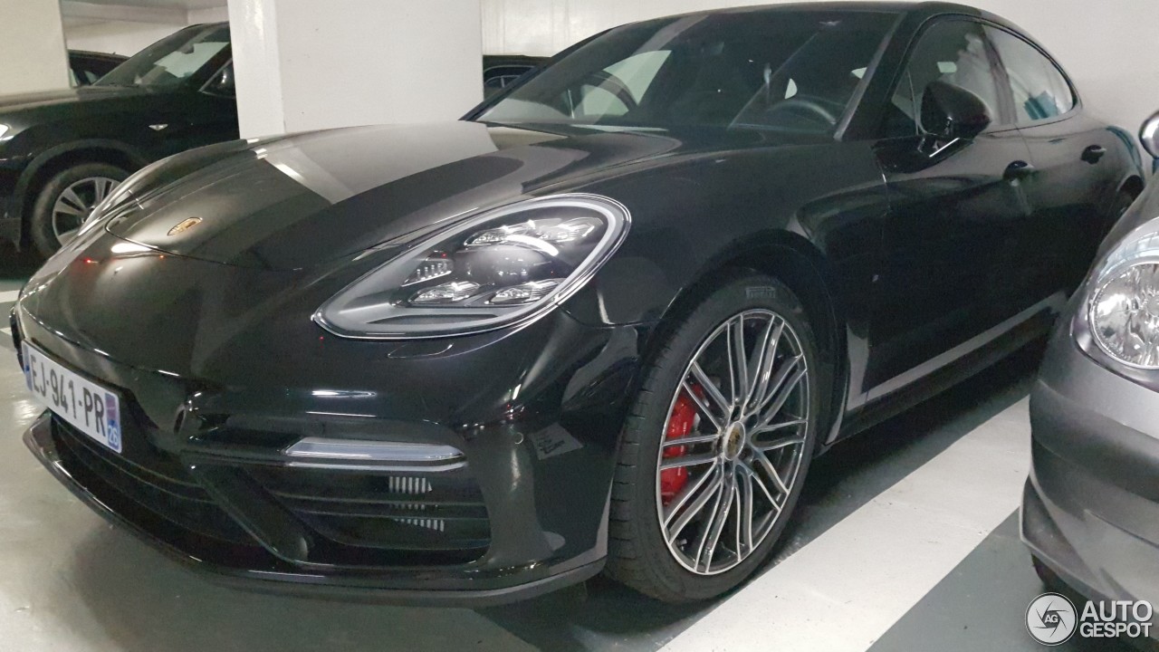 Porsche 971 Panamera Turbo