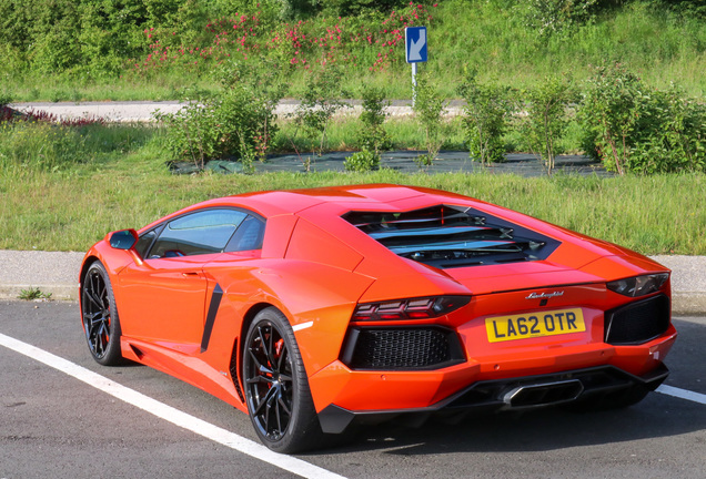 Lamborghini Aventador LP700-4