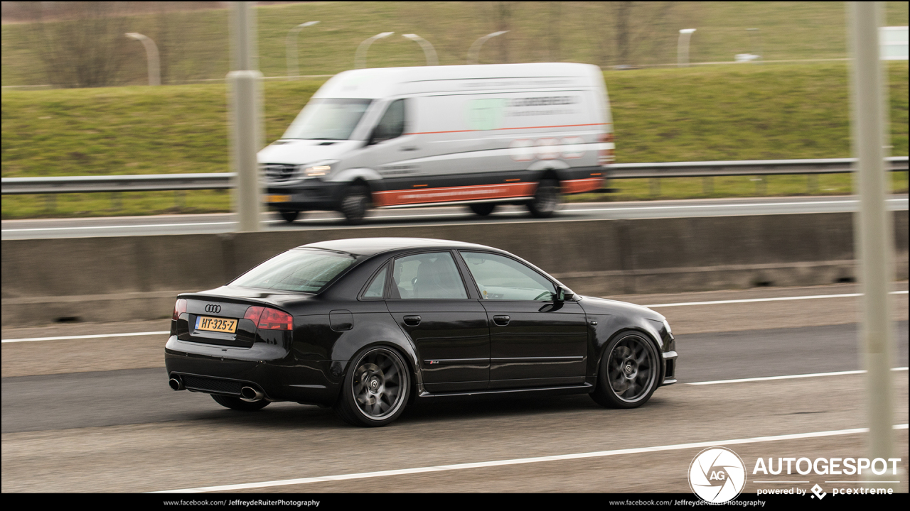 Audi RS4 Sedan