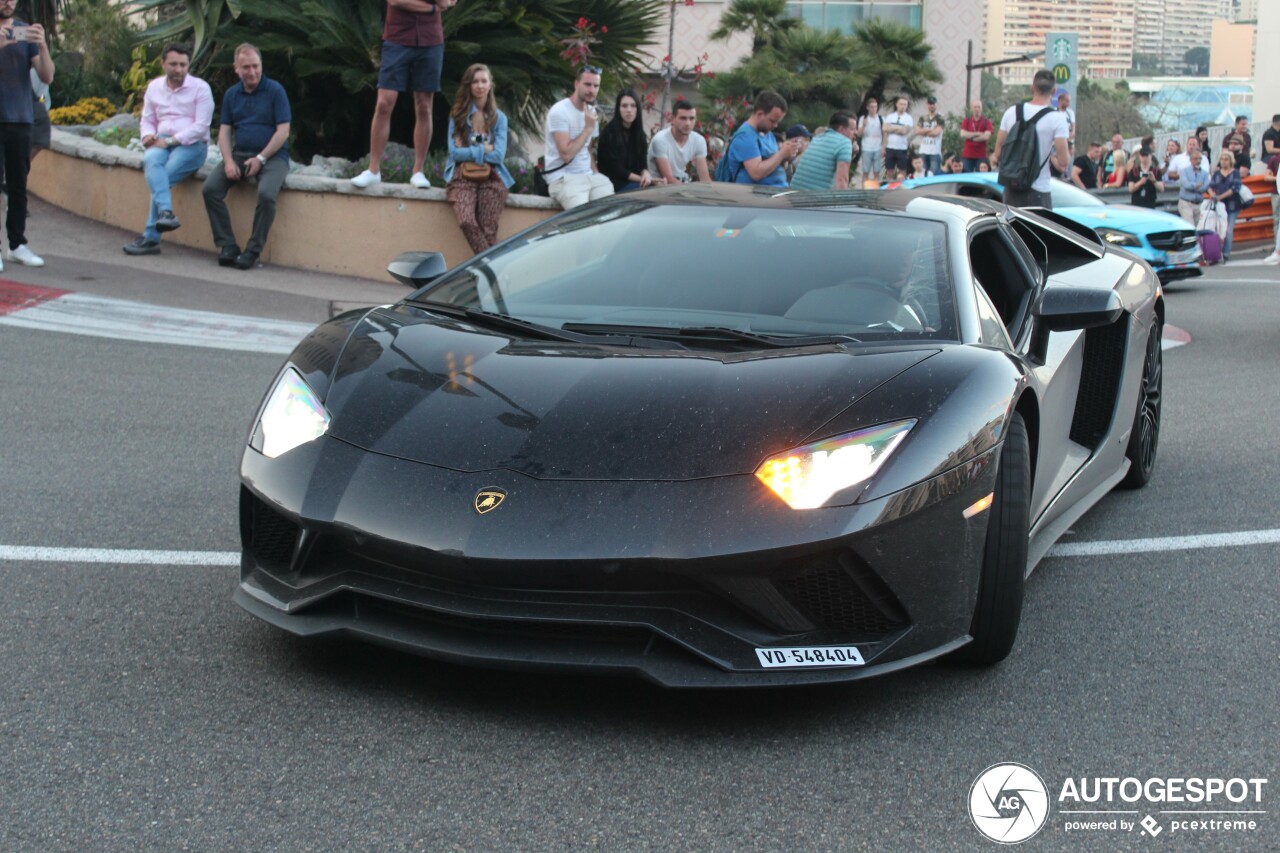 Lamborghini Aventador S LP740-4 Roadster