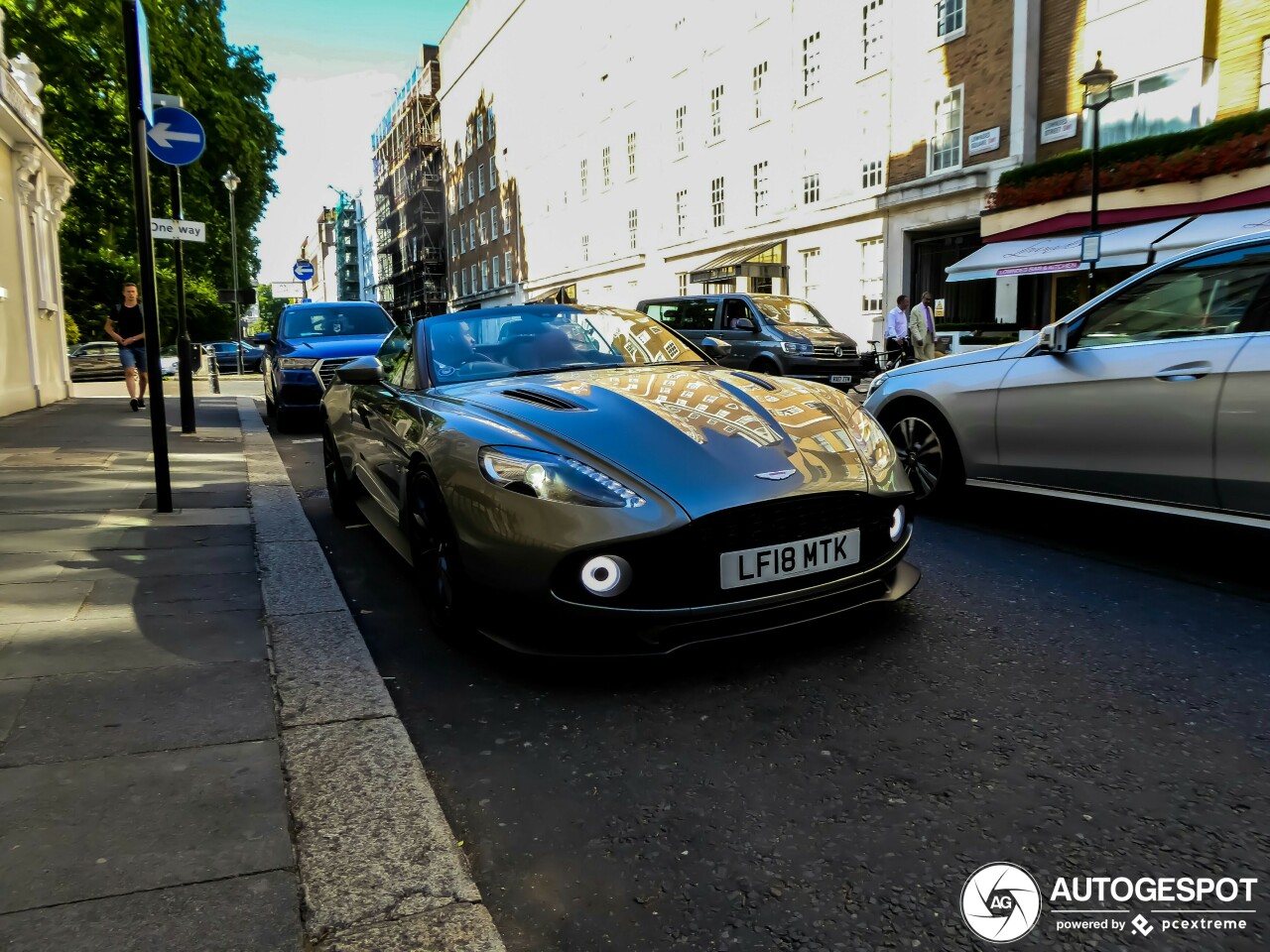 Aston Martin Vanquish Volante Zagato