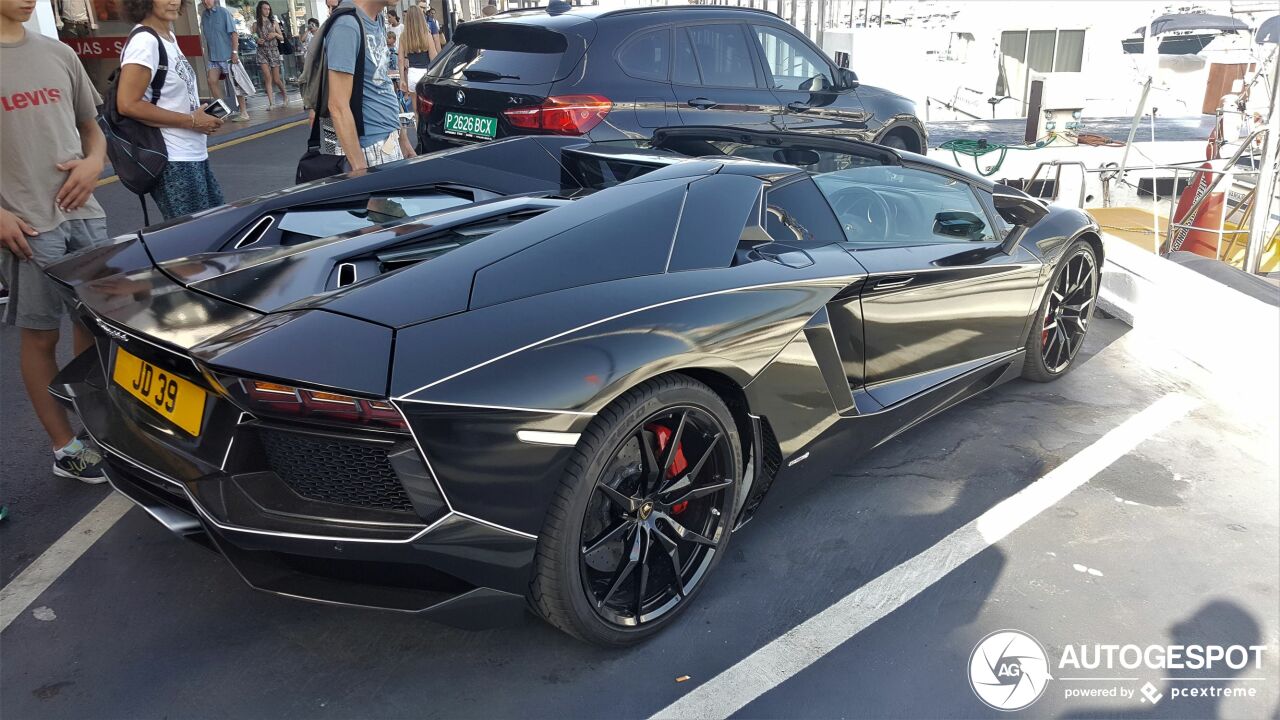 Lamborghini Aventador LP700-4 Roadster