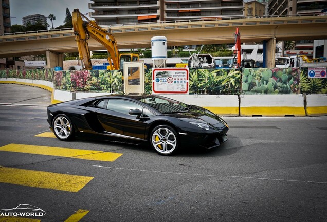 Lamborghini Aventador LP700-4