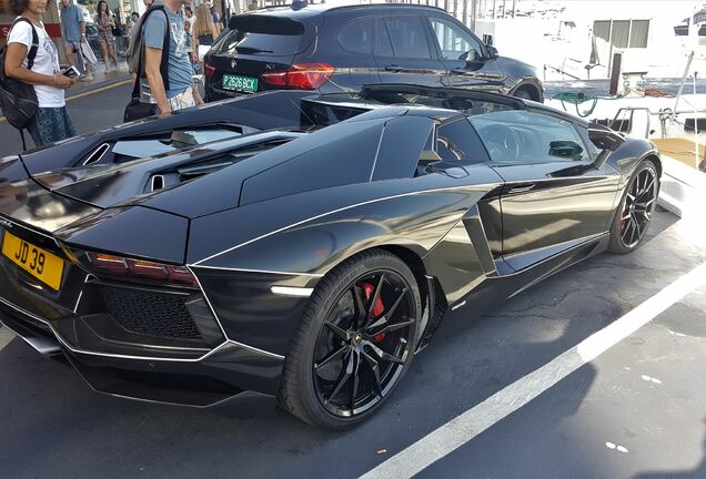 Lamborghini Aventador LP700-4 Roadster