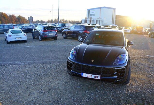 Porsche 95B Macan GTS