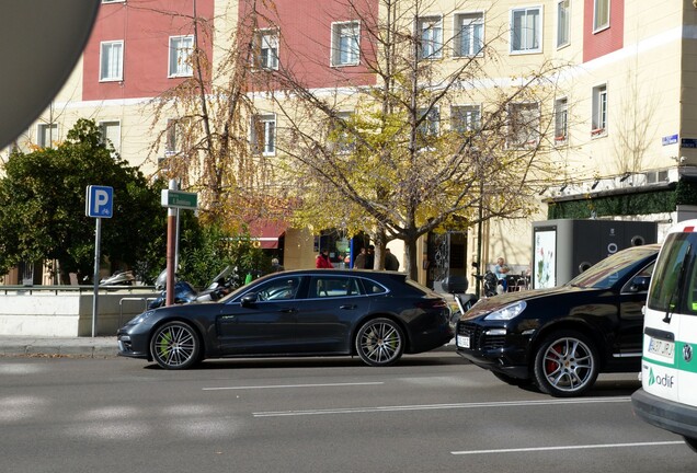 Porsche 971 Panamera Turbo S E-Hybrid Sport Turismo