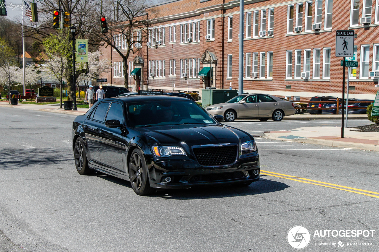 Chrysler 300C SRT8 2013