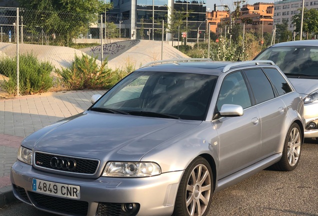 Audi RS4 Avant B5