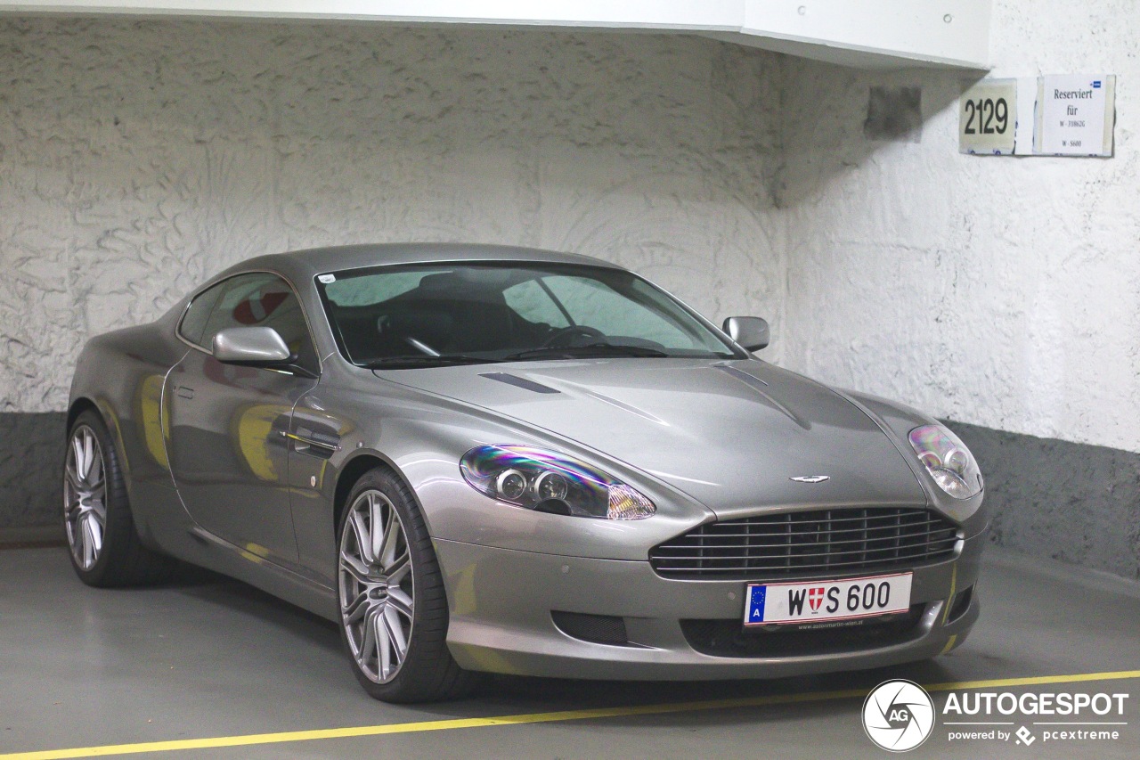 Aston Martin DB9