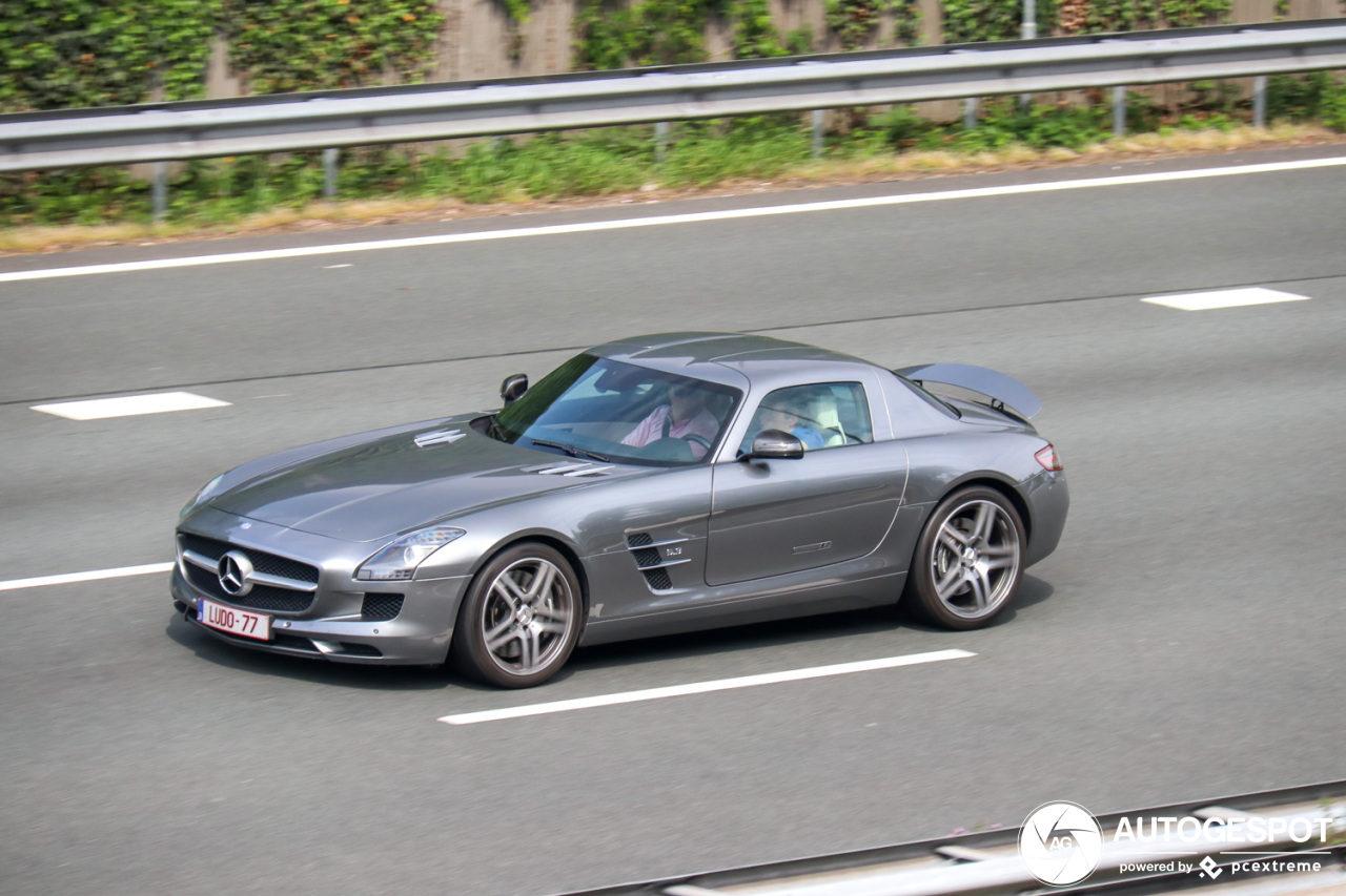 Mercedes-Benz SLS AMG