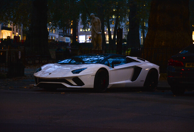 Lamborghini Aventador S LP740-4 Roadster