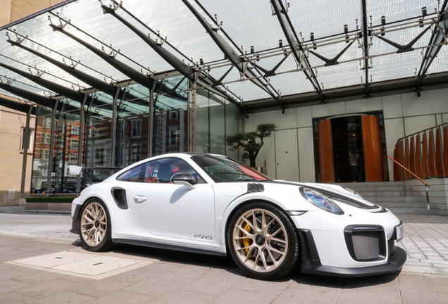 Porsche 991 GT2 RS Weissach Package