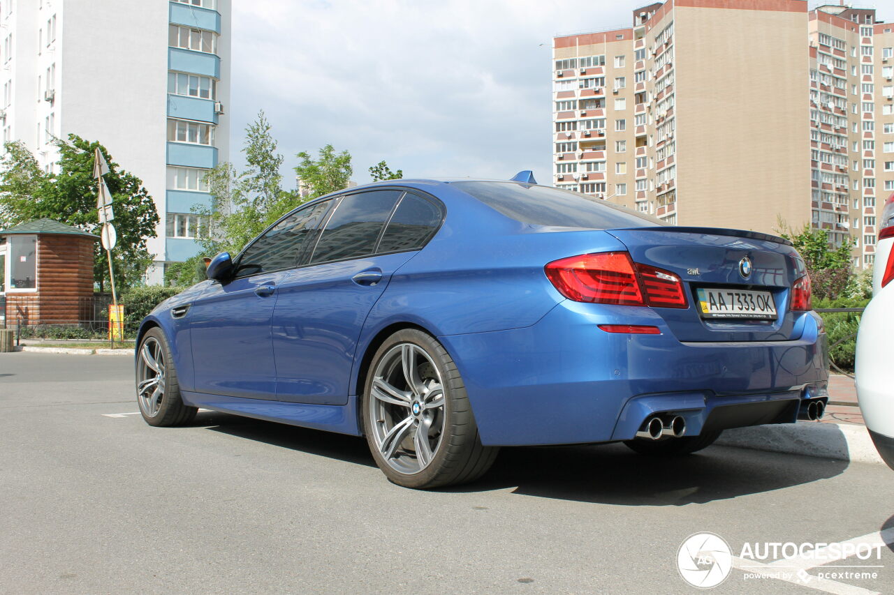 BMW M5 F10 2011