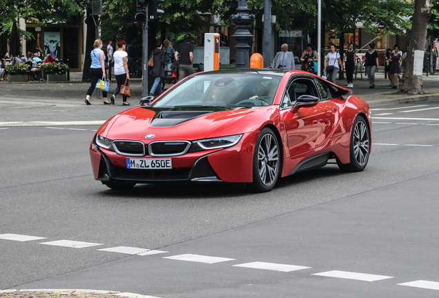 BMW i8 Protonic Red Edition