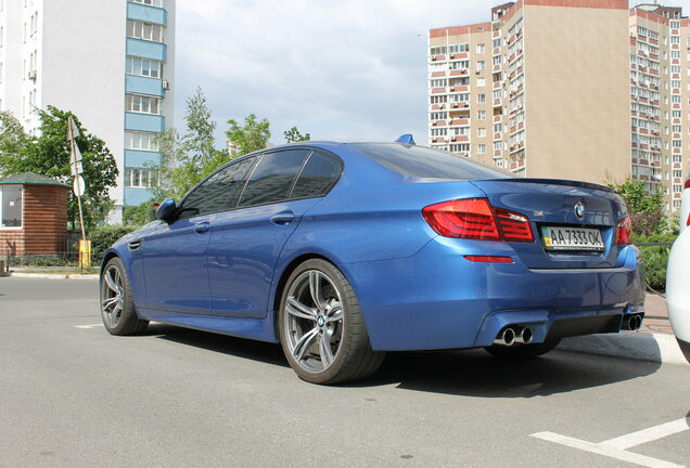 BMW M5 F10 2011