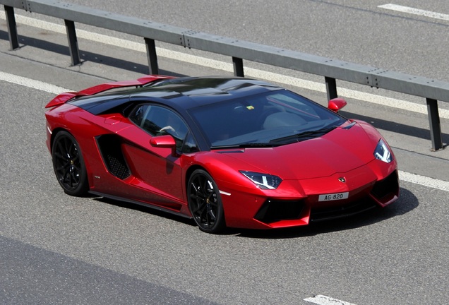 Lamborghini Aventador LP700-4