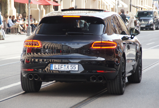 Porsche 95B Macan GTS