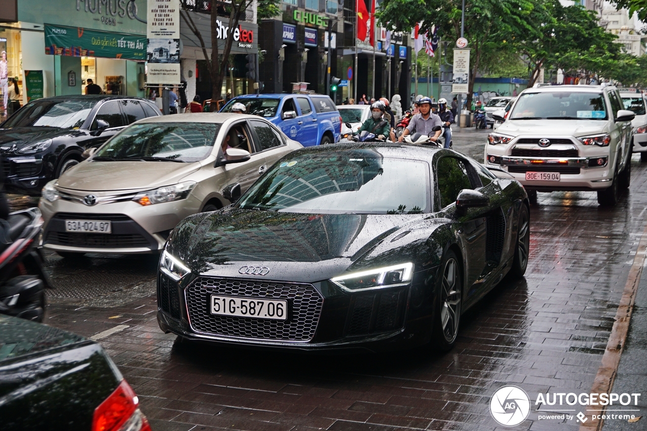 Audi R8 V10 Plus 2015