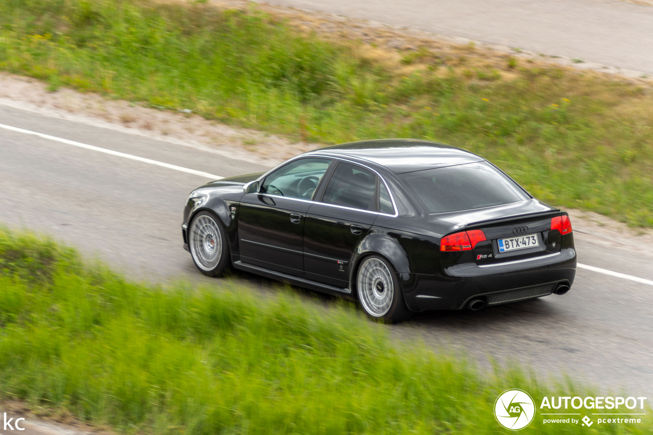 Audi RS4 Sedan