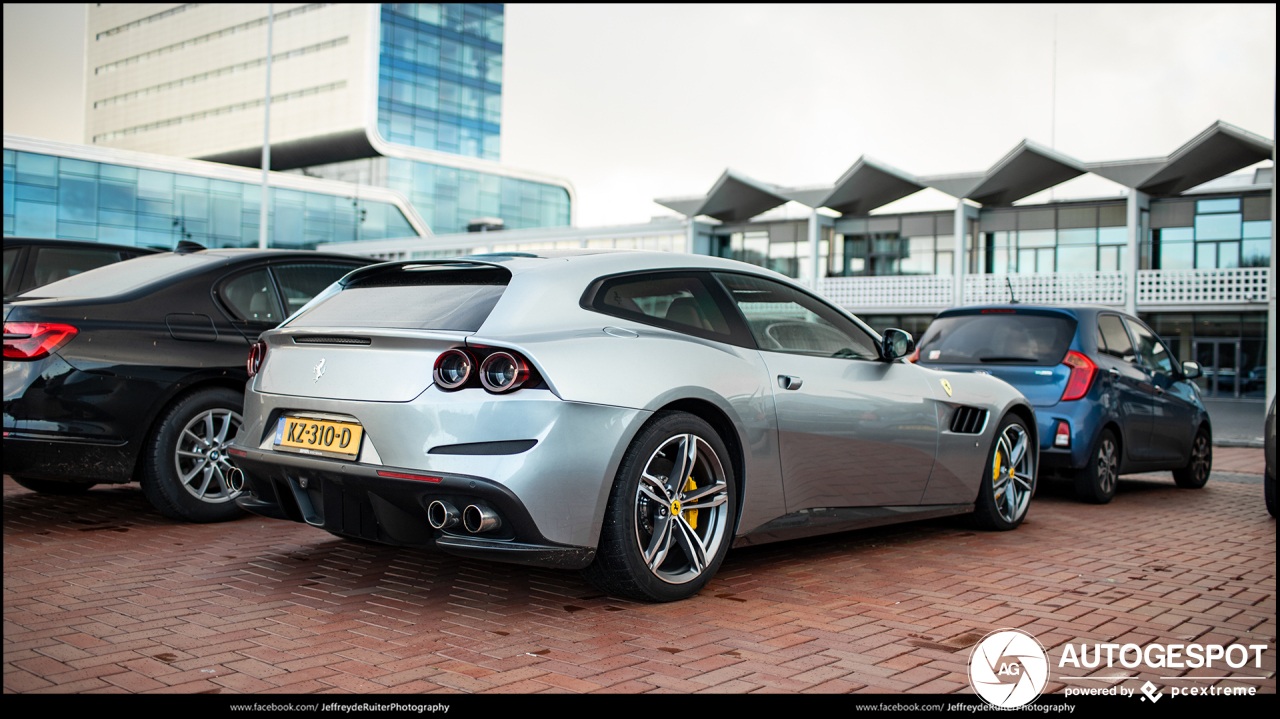 Ferrari GTC4Lusso