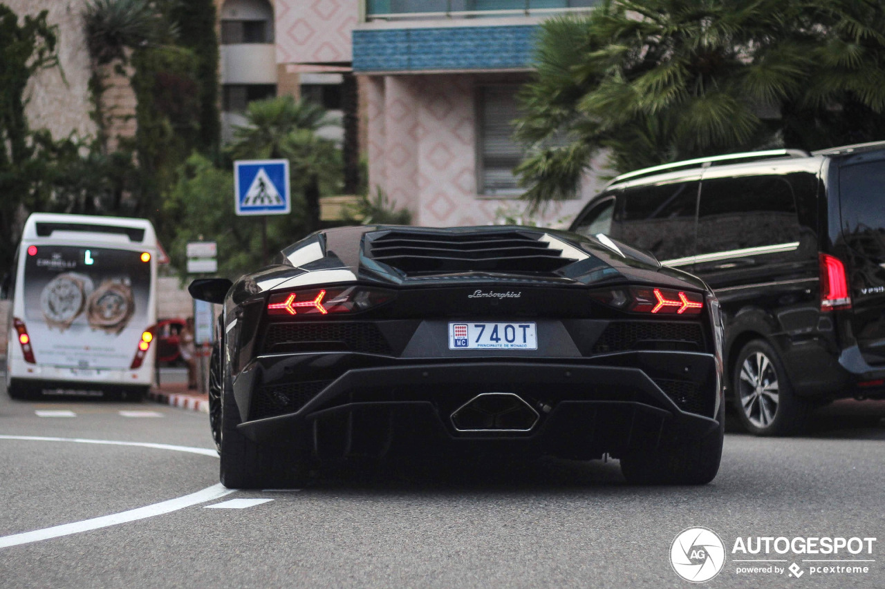 Lamborghini Aventador S LP740-4