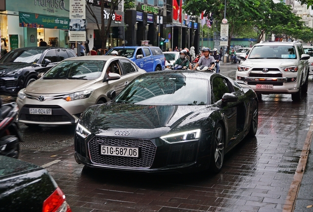 Audi R8 V10 Plus 2015