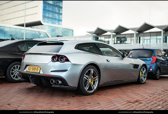 Ferrari GTC4Lusso