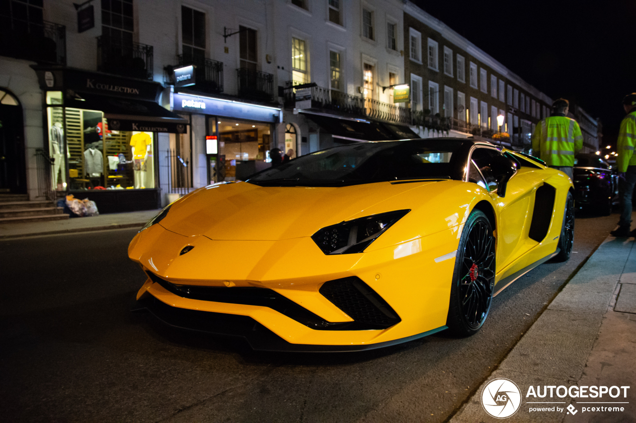 Lamborghini Aventador S LP740-4 Roadster