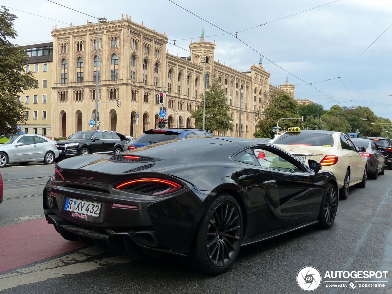 McLaren 570GT