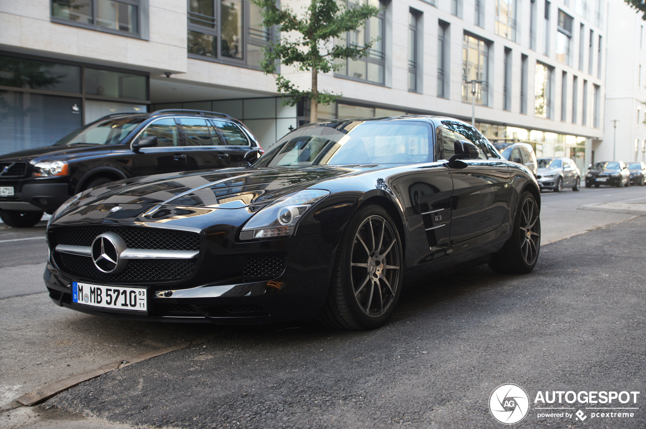 Mercedes-Benz SLS AMG