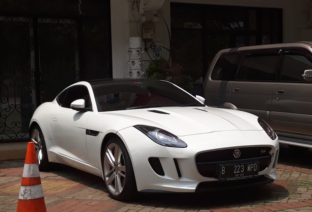 Jaguar F-TYPE S Coupé