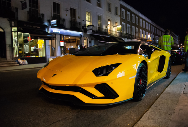 Lamborghini Aventador S LP740-4 Roadster