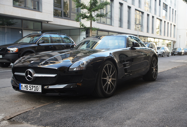 Mercedes-Benz SLS AMG