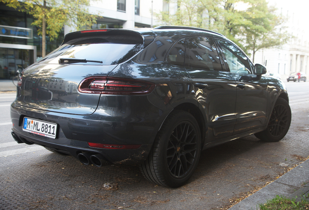 Porsche 95B Macan GTS