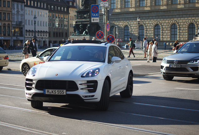 Porsche 95B Macan Turbo