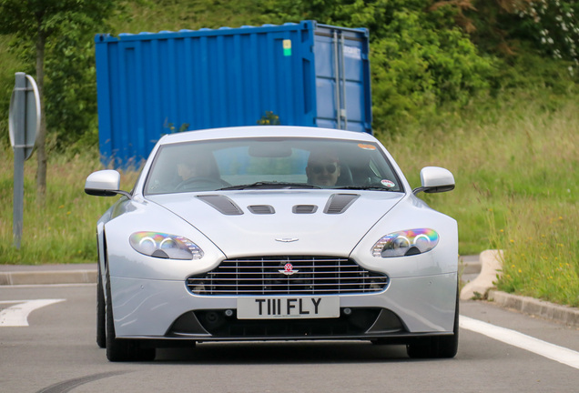 Aston Martin V12 Vantage