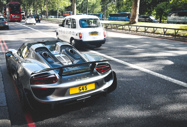 Porsche 918 Spyder Weissach Package