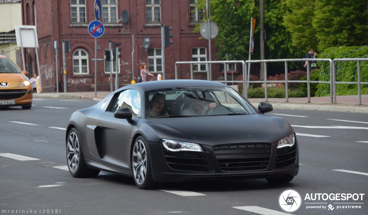 Audi R8 V10